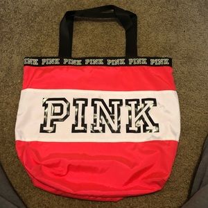 Hot pink medium travel bag